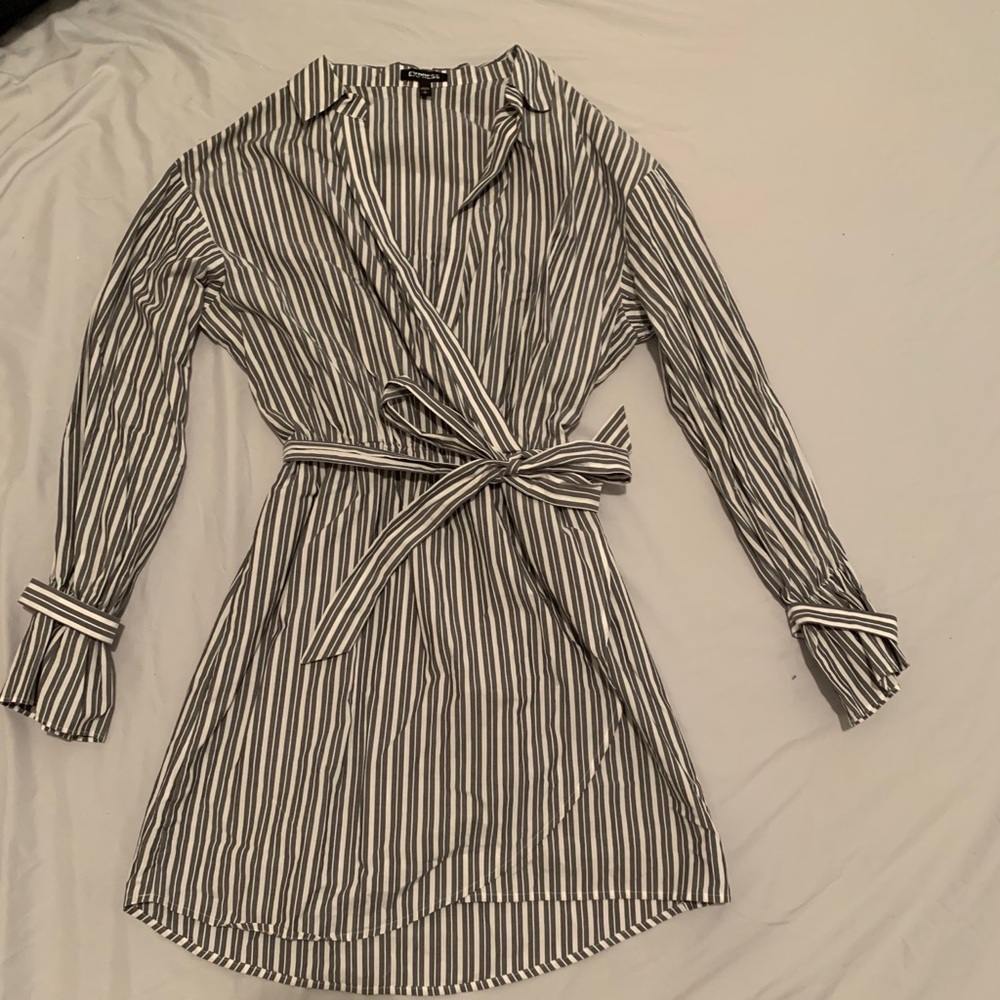 Dress - Picture 2 of 4